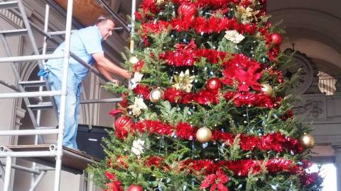 Ya preparan cada detalle para que el festejo sea del agrado de todos los visitantes.