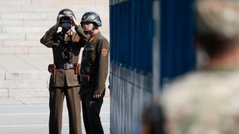 El punto por el que desertó el soldado norcoreano está fuertemente vigilado. / Getty