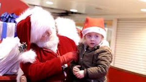 Esta niña consiguió comunicarse con  Papá Noel en lengua de signos.