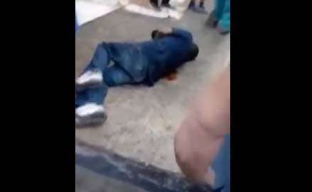 El individuo falleció ante la falta de atención de los presentes.