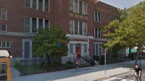 Los detenidos son estudiantes de Intermediate School 102, en Elmhurst. 