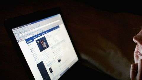 Facebook prueba un mecanismo para que las personas puedan enviar fotos de desnudos sin riesgos.