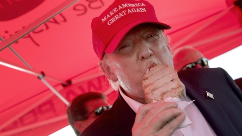 Pagan $130,000 para que actriz porno no hable sobre Trump