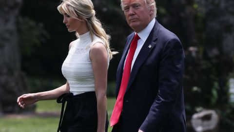 El presidente Trump defiende a Roy Moore.