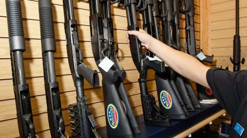 Dick´s elimina la ventas de armas.