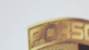 La actriz aseguró que nunca sostuvo un romance con el ex de Angelina Jolie.