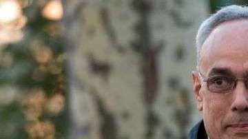 Manuel Burga (izq.) a la llegada a la corte. DON EMMERT/AFP/Getty Images)