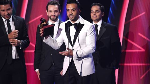 Luis Fonsi tuvo grandes triunfos durante la entrega de los Latin Grammy