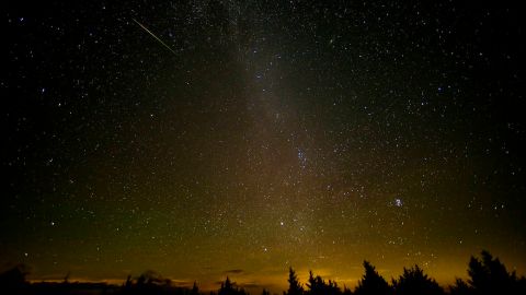 Los meteoritos parecen estrellas que caen.