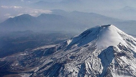 El volcán Citlaltépetl también conocido como Pico de Orizaba es la montaña más grande de México./Twitter