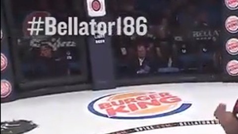 Tywan Claxon proinó tremendo rodillazo a su rival