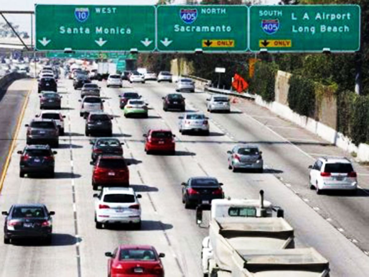 Una cifra récord de personas de California viajarán por el Día de Acción de Gracias.
