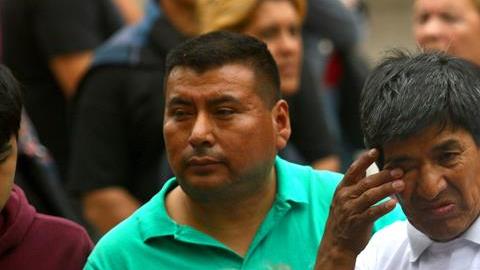 Familiares quieren de regreso a los tripulantes. /EFE