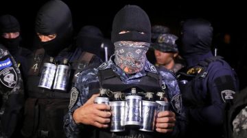 Policía de Honduras se declara en huelga de "brazos caídos" . /EFE