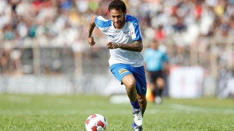 Neymar hizo un golazo en un partido a beneficio