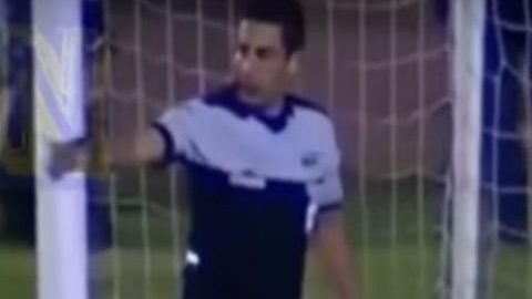 El árbitro chileno Eduardo Gamboa cometió un error garrafal en una tanda de penaltis entre Vallenar y Melipilla.