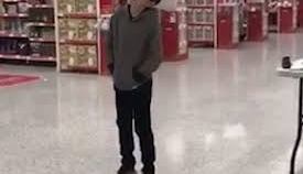Calum Courtney, de diez año, tiene autismo de alto funcionamiento.