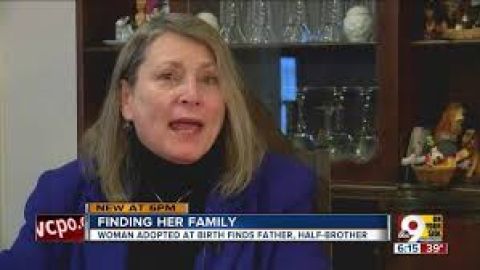 Dolores, de Nueva York pero residente en Indiana, descubrió que su padre era un hombre de 96 años que había sido infiel a su mujer con la madre de Dolores.