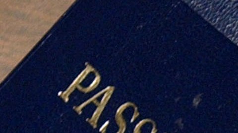 Los parámetros de los pasaportes son impuestos por la Organización de Aviación Civil Internacional (OACI)