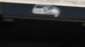 El corredor de los Rams, Todd Gurley, se escapa 57 yardas para uno de sus cuatro touchdowns en la paliza contra Seattle.