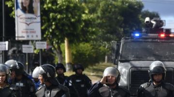 La Policía Militar hondureña se ha encargado de vigilar las protestas de los partidarios del candidato opositor, Salvador Nasralla.