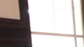 Arian Kashef recibe un abrazo.