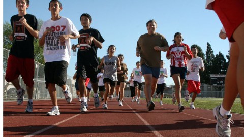 Hay quienes tienen dificultades al respirar si hacen un gran esfuerzo.