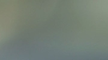 La tecnología LED aprovecha un 90% de la luz emitida con una perdida de un 10% de calor. Una bombilla incandescente es justamente lo contrario.