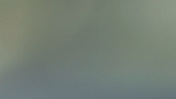 La tecnología LED aprovecha un 90% de la luz emitida con una perdida de un 10% de calor. Una bombilla incandescente es justamente lo contrario.