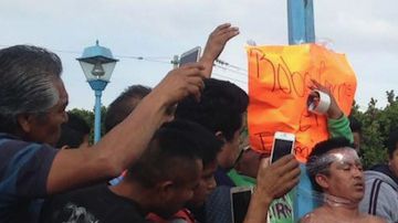 Los pobladores de Ixmiquilpán ya habían entregado al sospechoso a las autoridades. Foto: Twitter/@TelRojo