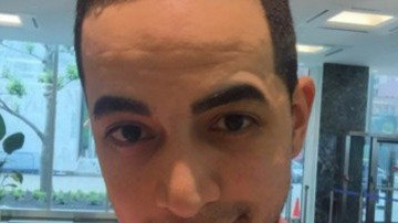 El acusado enfrenta cargos de agresión, acoso agravado y amenaza, entre otros.