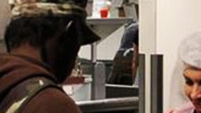 Cientos de voluntarios dedican su tiempo y energía para esta buena causa.