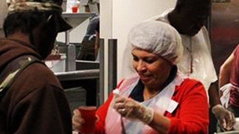 Cientos de voluntarios dedican su tiempo y energía para esta buena causa.