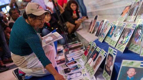 Las mujeres se reencontraron con sus hijos. /EFE