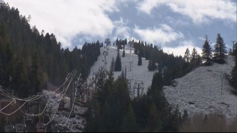 Un jubilado pierde diez mil dólares en Aspen, Colorado.