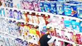 La policía espera que alguien en la comunidad los reporte.