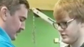 Conor Lewis se demuestra a sí mismo que puede superar los obstáculos de su enfermedad.