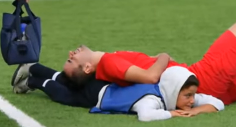 Moisés Angulo. El niño recoge pelotas.