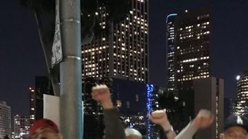 Los manifestantes en el centro de Los Ángeles.