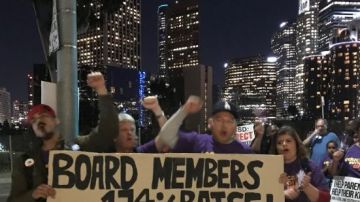 Los manifestantes en el centro de Los Ángeles.