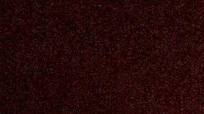 Bomberos trabajan para extinguir el incendio "Thomas" cerca de la autopista 101 en Ventura.