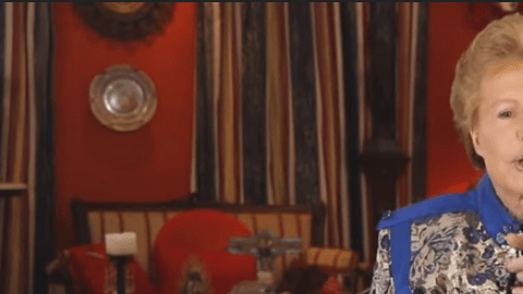 Walter Mercado.
