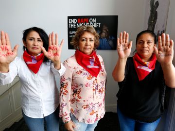 01/16/18 /LOS ANGELES/ (left to right) Janitor and sexual assault victims Martha Mejia,ÊAnabella Aguirre and Georgina Hernandez discuss the risks female janitors face while working alone at night in empty buildings. Georgina was part of a campaign that pressured Governor Jerry Brown to signed AB 1978, a landmark bill to protect women from sexual assault. (Photo by Aurelia Ventura/La Opinion)