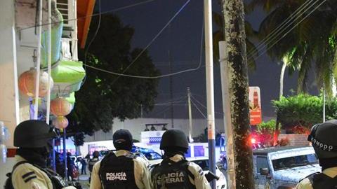 Policías en México