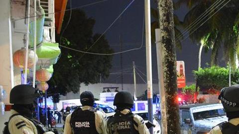 Policías en México