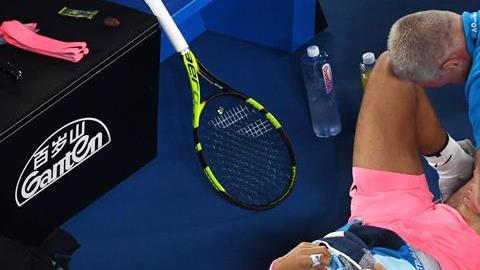 Rafael Nadal no pudo más con las lesiones y se retiró del Abierto de Australia