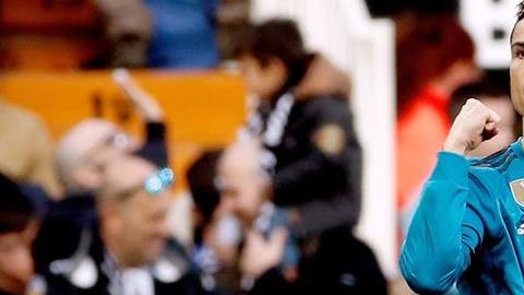 Cristiano Rnaldo dice que sigue siendo feliz y guapo, pese el golpe en el rostro