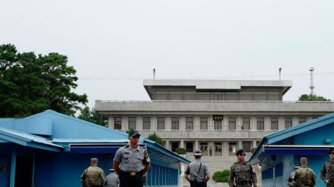 Es el único lugar donde los soldados de Corea del Norte y los de EE.UU. y Corea del Sur se ven las caras día y noche.