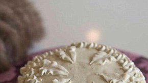 El pastel de bodas de Inez and Harvey Warninge.