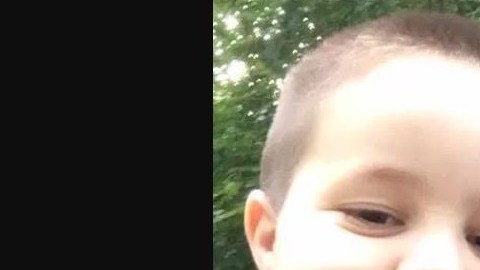 Aramazd Andressian Jr. y su madre, Ana Estévez.